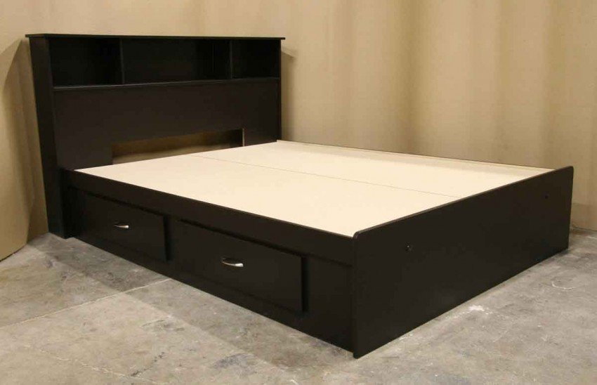 Bedroom Interior, Refreshing Body and Soul with Queen Size Mattress: Black Queen Size Mattress